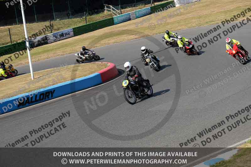 Vintage motorcycle club;eventdigitalimages;mallory park;mallory park trackday photographs;no limits trackdays;peter wileman photography;trackday digital images;trackday photos;vmcc festival 1000 bikes photographs